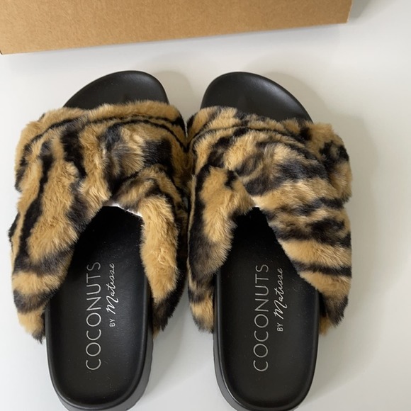 Anthropologie COCONUTS by Matisse Seasons Cheetah Slippers Size 8 - Picture 5 of 8